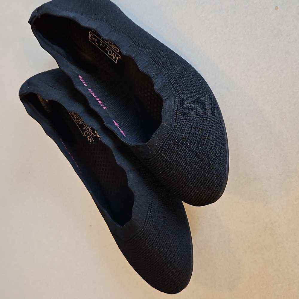 Skechers Black Stretch Flats - Picture 2 of 10